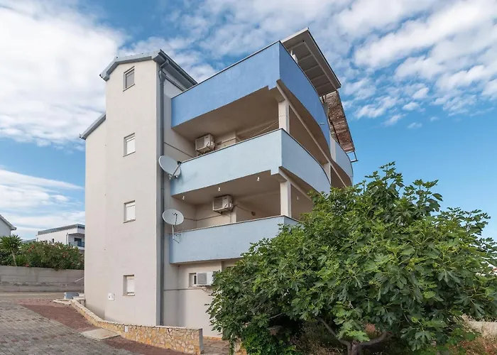 Stela; Charming 1bedroom Apt. With A Stunning View Διαμέρισμα Τρογκίρ