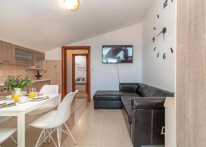 Stela; Charming 1bedroom Apt. With A Stunning View Daire Trogir