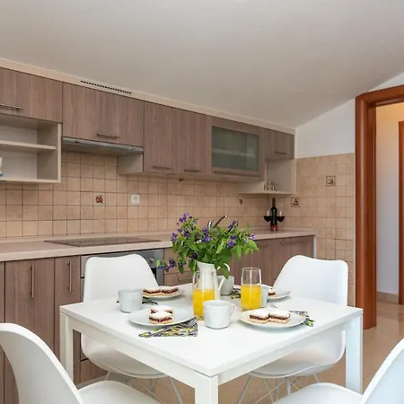Stela; Charming 1bedroom Apt. With A Stunning View Traù