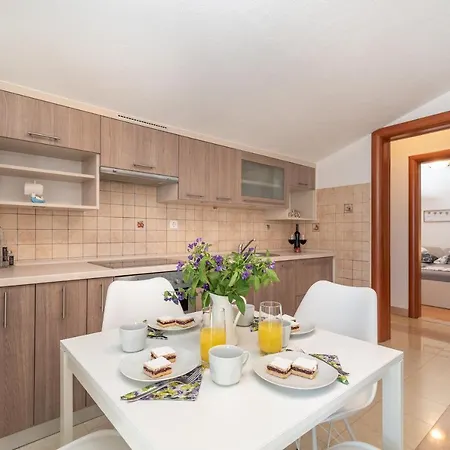 Appartamento Stela; Charming 1bedroom Apt. With A Stunning View Traù