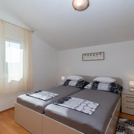 Stela; Charming 1bedroom Apt. With A Stunning View Traù